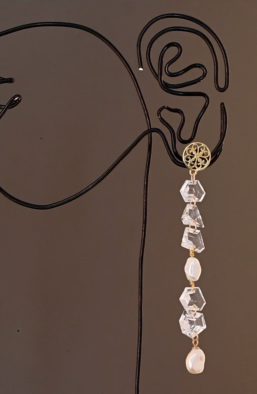 Bergkristall und Perlen Art Deco  Ohrringe mit geometrisch geschliffenen Edelsteinen