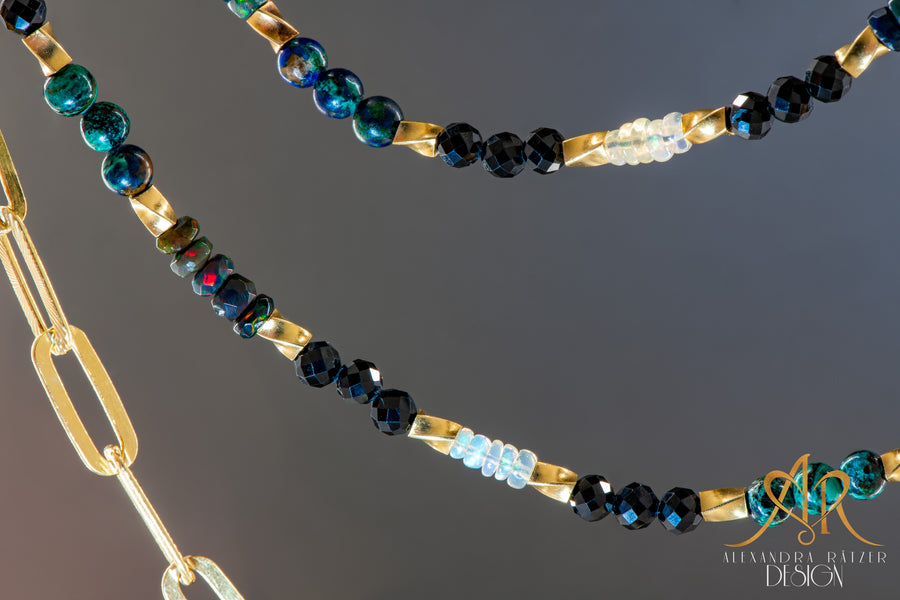 Art Deco 5 Stil Halskette & Armband, dunkelblau, schwarz und Gold. Opal, Spinell, Chrysokoll