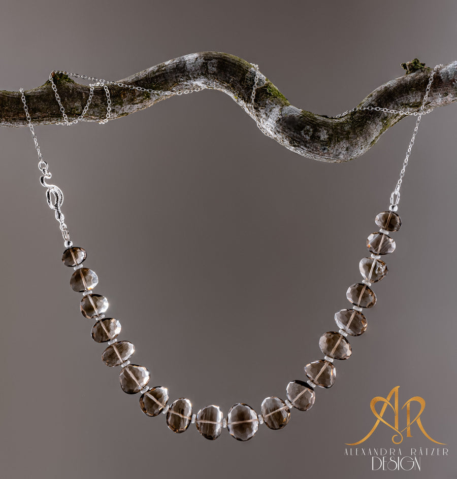 Elegante Silberkette mit Rauchquarz & kleiner Schlange